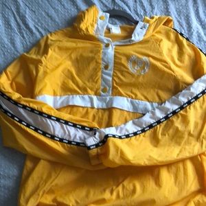Wind breaker/ water jacket